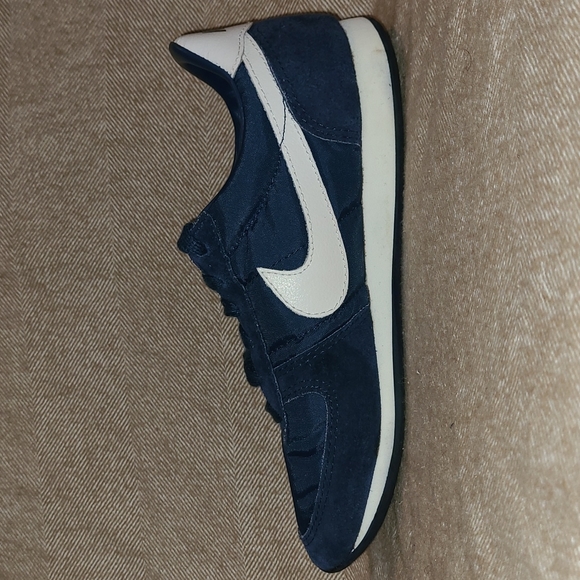 Nike Vintage 1985 Rio Trainers in LIKE NEW condition - Picture 3 of 10